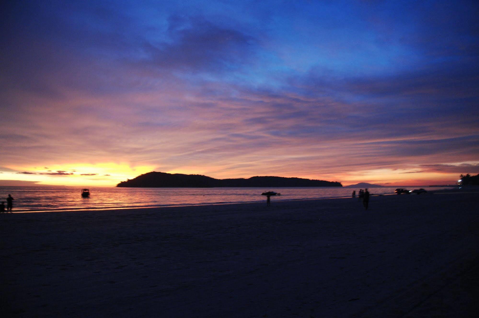 Best Star Resort Pantai Cenang  Exterior photo